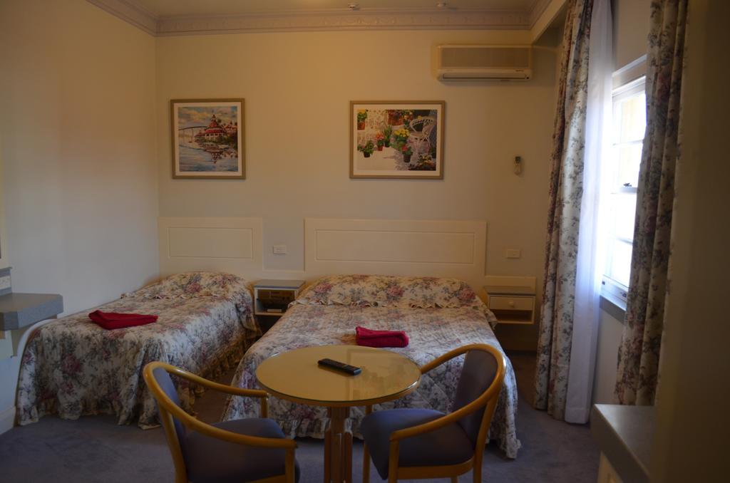 Moruya Monarch Hotel Екстер'єр фото