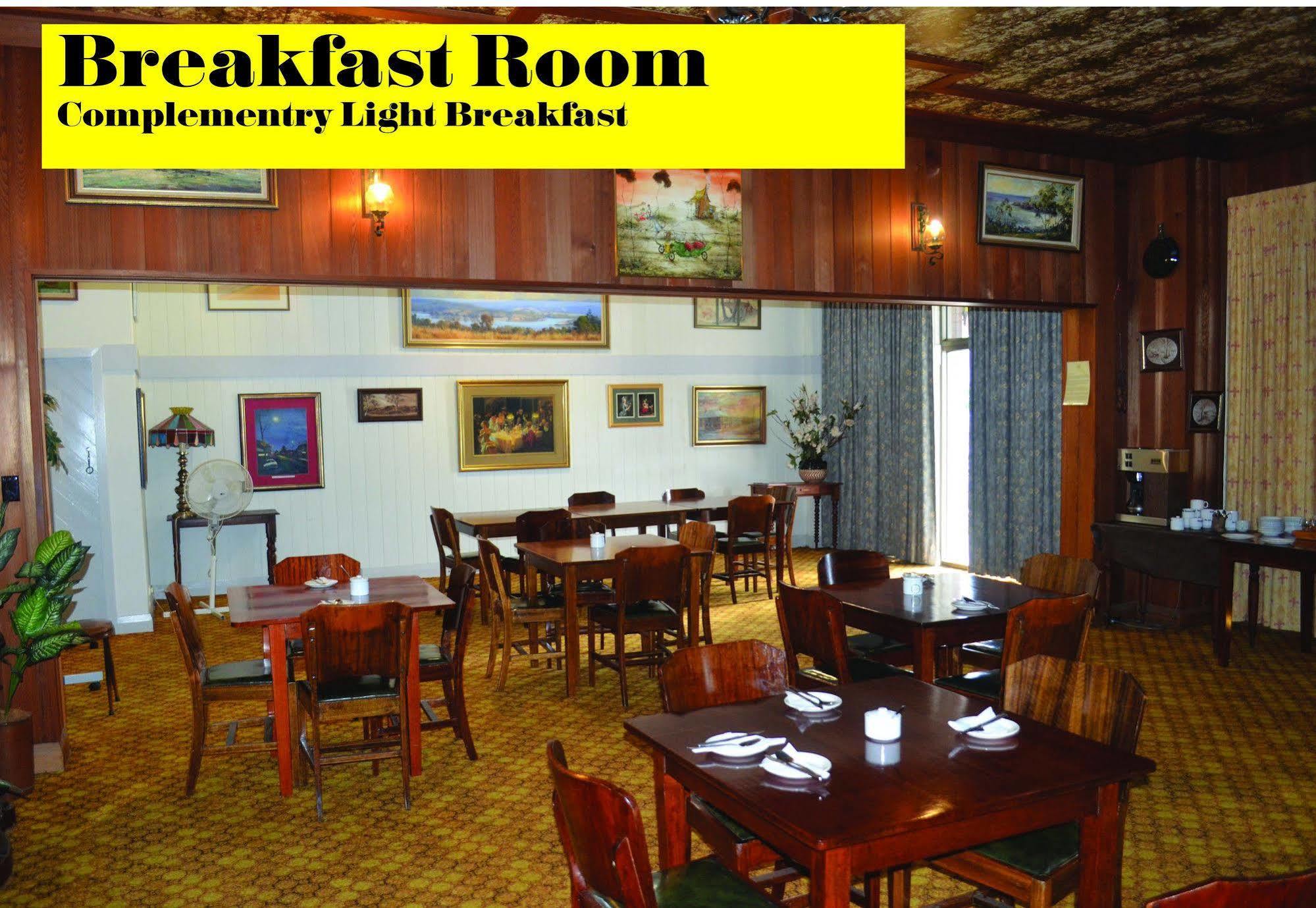 Moruya Monarch Hotel Екстер'єр фото