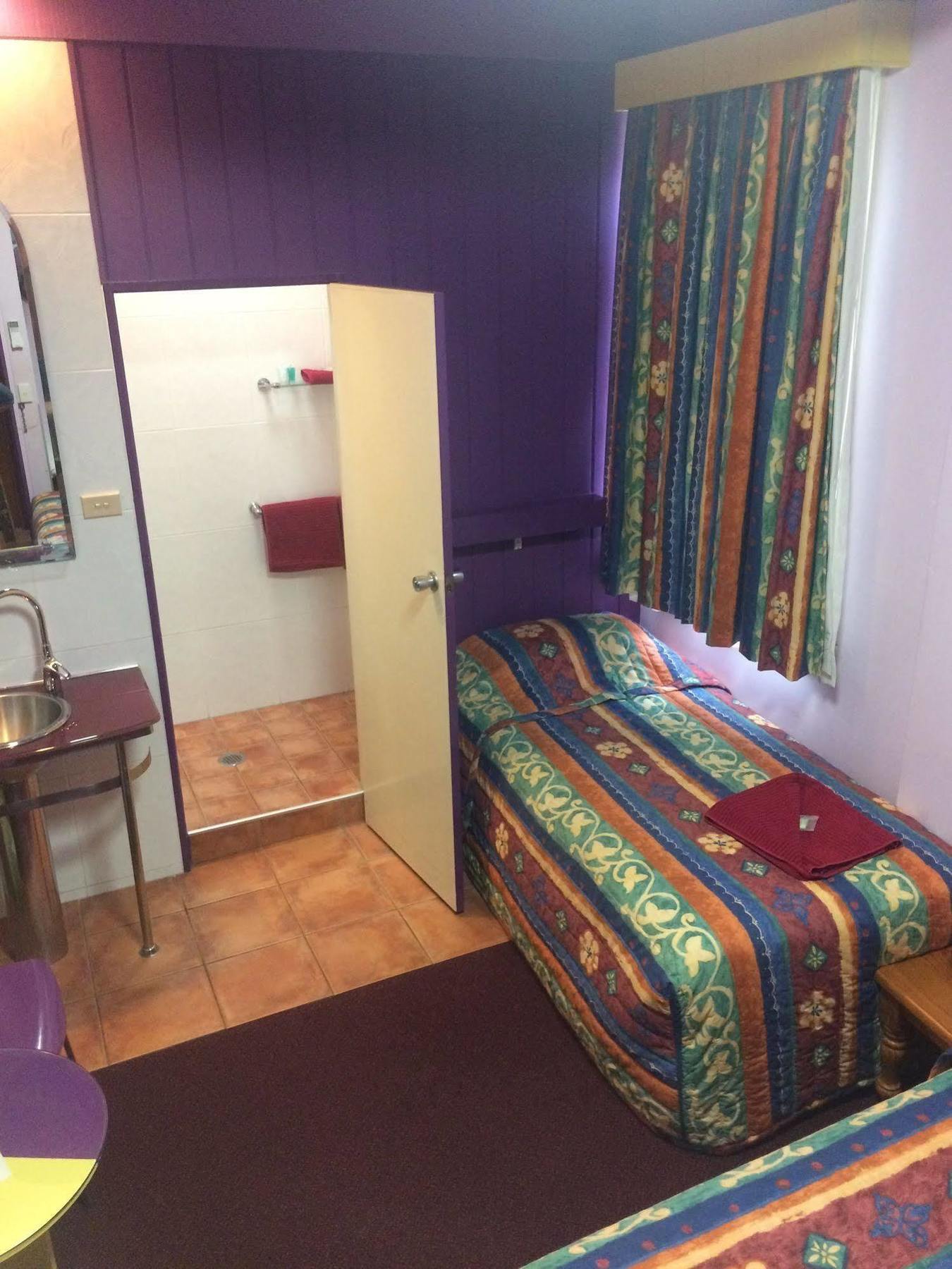 Moruya Monarch Hotel Екстер'єр фото