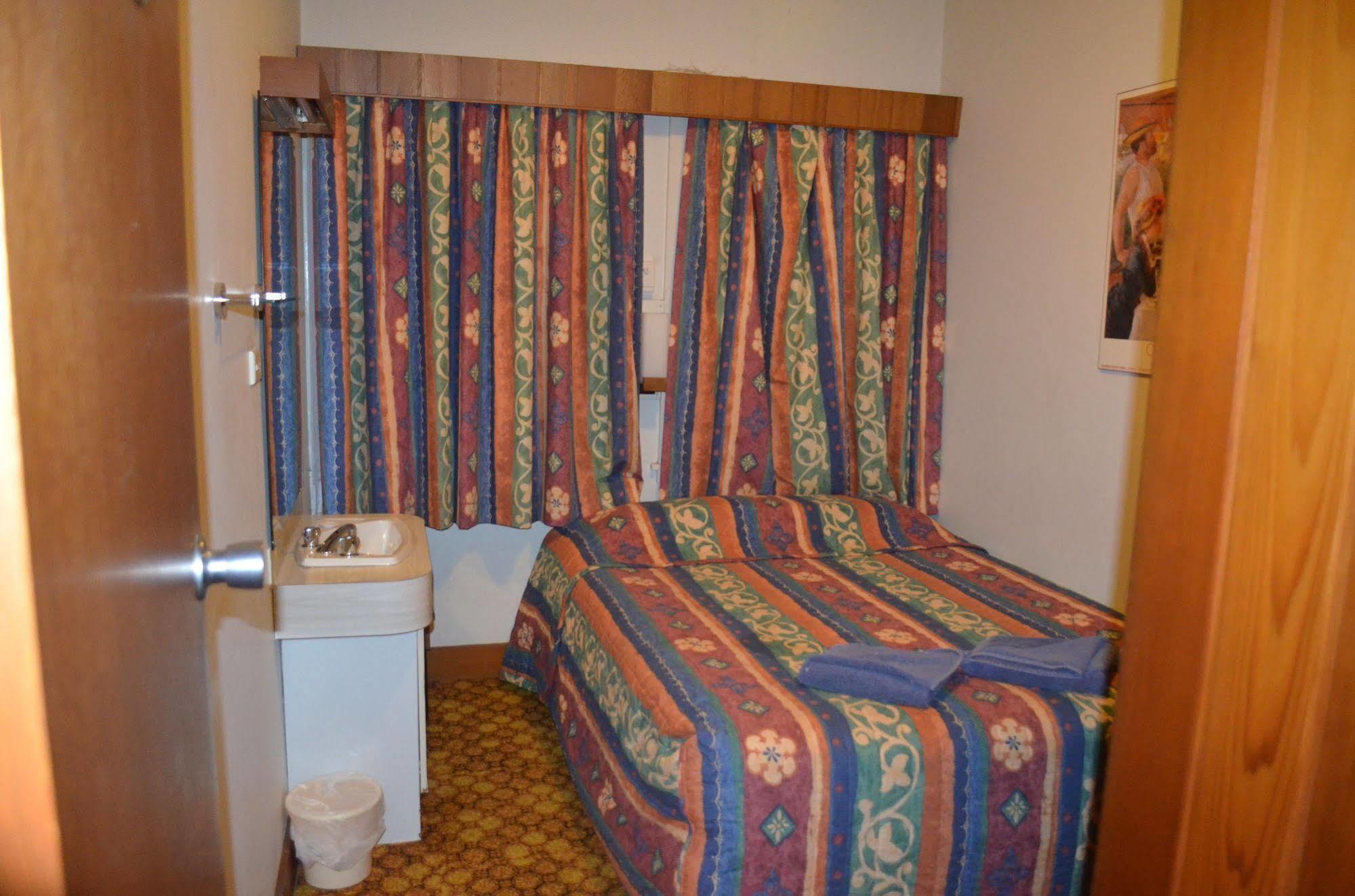 Moruya Monarch Hotel Екстер'єр фото