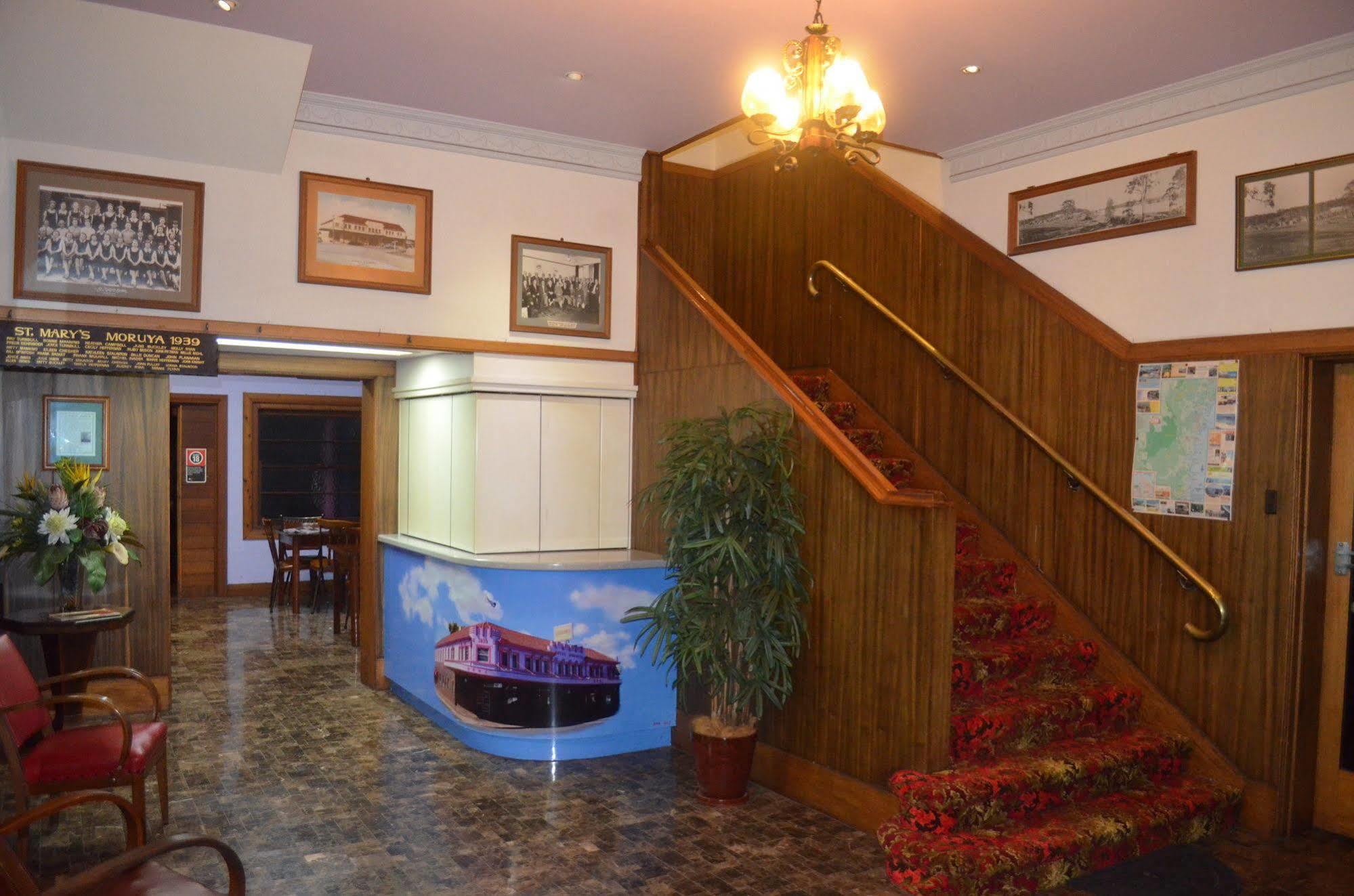 Moruya Monarch Hotel Екстер'єр фото